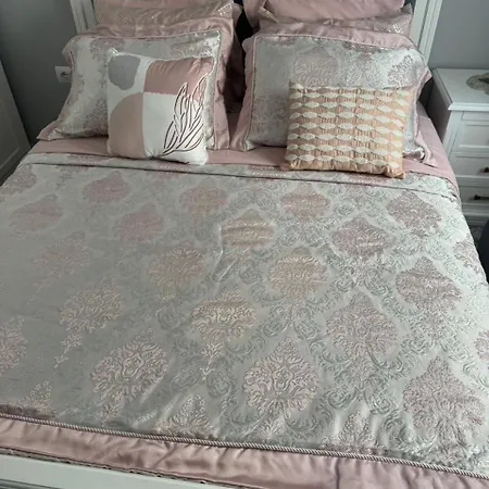 Apartament Luxury Hosting In Tirana